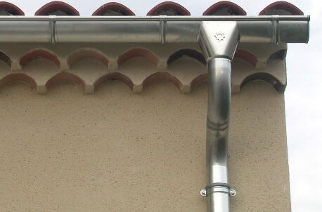 Pose de gouttière pvc alu zinc couvreur à Saint-Lubin-des-Joncherets 28350 en Eure-et-Loir